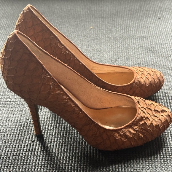 Steven by Steve Madden gorgeous tan heels - Picture 4 of 8